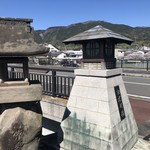 おふくろ亭 - 由比川橋から