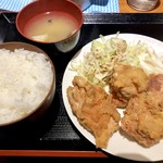 Hachijuuen Yakitorisemmontennobunaga - 唐揚げ定食シングル590円