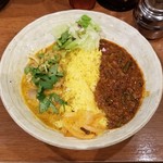 SPICY CURRY 魯珈 - 選べる２種カレー ゲーンキョウワーン・ホイシェル～青森県陸奥湾産ベビーホタテのタイカレー～