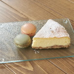 502@cafe - チーズケーキとマカロン