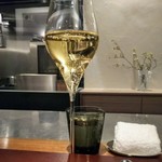 イル アオヤマ - ○グラスシャンパーニュ