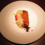 イル アオヤマ - ●デザート、晩白柚（ばんぺいゆ）、イチゴ「寒熟」、クレーマ・カラメッラータ