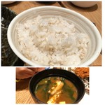 名代とんかつ かつくら - 麦ご飯とお味噌汁