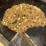 Monjayaki Okonomiyaki Shichifuku - もんじゃ焼き、焼き上がり。