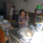 阿婆乾麵 - 名物おかみ。