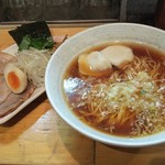 そめいよしの - 特製そめいよしの。ラーメンの丼にトッピングが別盛りになってます。