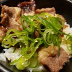 炭火焼肉 莉心 - ピビン麺定食付属の肉丼