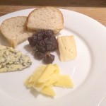 ビストロラドレ - チーズ盛り合わせ