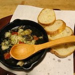 Izakaya Piatto - アカニシ貝のガーリックバター！