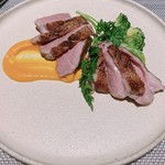 Sizento - チェリバリー鴨の炭火焼き 春人参ソース