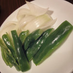 焼肉家 かねよし - 玉ねぎとピーマンどちらも304円