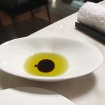 ブルガリ イル・カフェ - オリーブオイルとバルサミコ