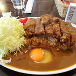 キッチン すみっこ - カツカレー（大盛）生卵950円