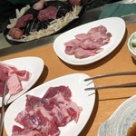 いただきます。 - 奥は羊のタン