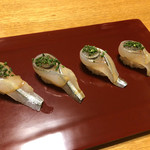 鮨与田 - さよりの握り