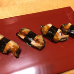 鮨与田 - 煮鮑の握り