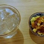 博多真侍酒場 - お通しと黒霧