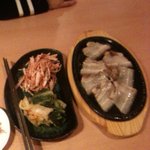 あかり - ポッサム（茹で豚肉の白菜巻き）　別に白菜キムチをオーダーして食べるのもアリです。