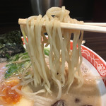 呼び戻しとんこつ 光四郎 - もちもち食感の麺