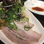 呼び戻しとんこつ 光四郎 - おつまみチャーシュー