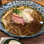 ラーメン イッケン - レンゲとお箸が専用の箸置きに乗ってます。こんなの初めてみた！