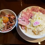 鶏そば 啜る - 鶏そばチャーシュー増し¥980 + レアチャーシュー丼(小)¥380