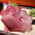 めしの助 - 刺身(鰹・鯛・鰤)