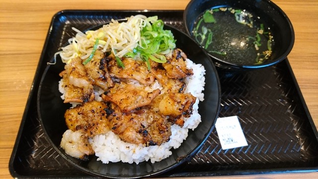 カルビ 丼 と スン 豆腐 専門 店 韓 丼