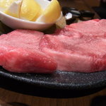 焼肉×食べ放題 南大沢 にひゃくてん - 【2011.11.　初訪】　厚切りタン1000円　ウマすぎ！