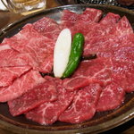 焼肉×食べ放題 南大沢 にひゃくてん - 【2011.11.　初訪】　牛肉の三種盛り（カルビ・ロース・ハラミ）1500円