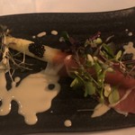 デルフィーナ - パルマ産生ハムとキャビアとホワイトアスパラバーニャカウダソース