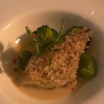 デルフィーナ - 甘鯛の鱗焼き ひよこ豆のソース