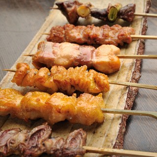 【比内地鶏】備長炭でじっくり焼き上げた自慢の『焼き鳥』