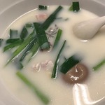 四川麻辣湯 縁苑 - パイタンススープ