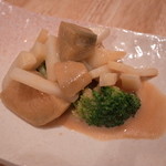 まごわやさしい - 紅はやと芋と彩り野菜の味噌和え