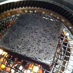 松阪牛焼肉 M - ねぎ塩タンを焼くための石