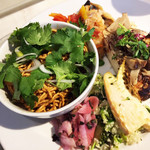 CITYSHOP NOODLE - 3チョイスデリ＆麺プレート¥1600  汁なし坦々麺、たけのことミントのタブレサラダ、さばの南蛮、豆腐ステーキ。薔薇プーアール茶付き