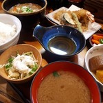 Yutaka - 和定食（天ぷら・もつ煮）