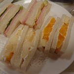 はまの屋パーラー - ハムとフルーツのサンドイッチ