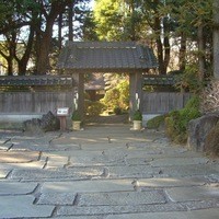 翠州亭 - 翠州亭入り口左手に駐車場があります。