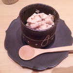 神保町 傳 - 食後は干しぶどうのアイスとうまげなチョコが夢のコラボ