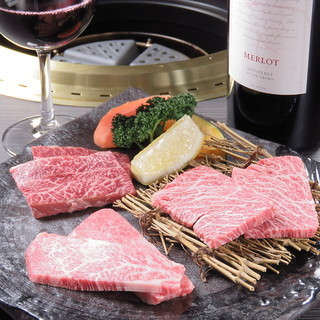 “Assortment of 5 carefully selected Japanese beef items” that you must try at least once