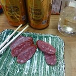 伊勢屋酒店 - 食べさしのサラミ。