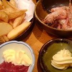 おぎ野 - 茹であかしゃエビとポテトフライ