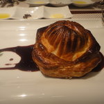 ビストロ ダイア - フォアグラと黒トリュフのパイ包み焼き