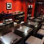 ラヴィリンス - 店内に入ると。 わおっ、壁もレッドでしたよ。 こだわっているようですね。