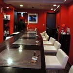 ラヴィリンス - 店内は、カウンター席のみのようですね。