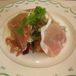伊豆山　谷口農園のサラダと生ハム