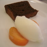 アコテ - ガトーショコラとヨーグルトのソルベ
