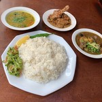 大衆食堂シックダール - カレーはシャヒチキン、アルーゴーシュト